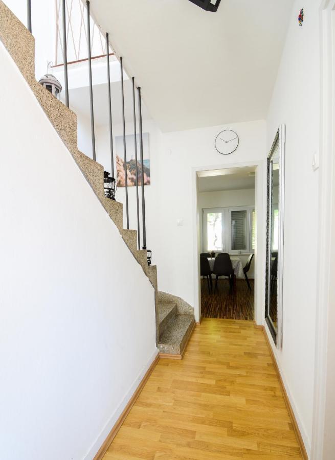 Apartment Guest House Leo Zadar Bagian luar foto