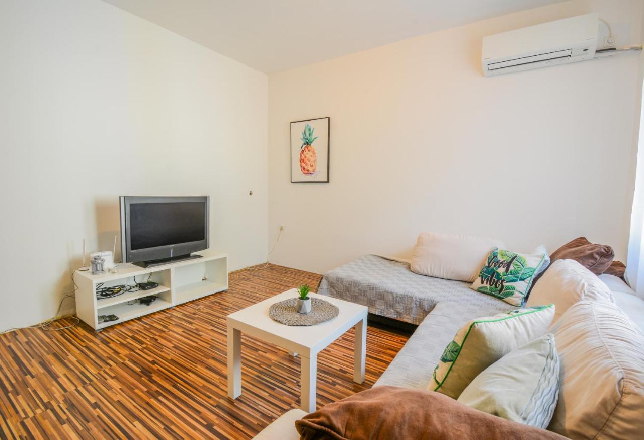 Apartment Guest House Leo Zadar Bagian luar foto