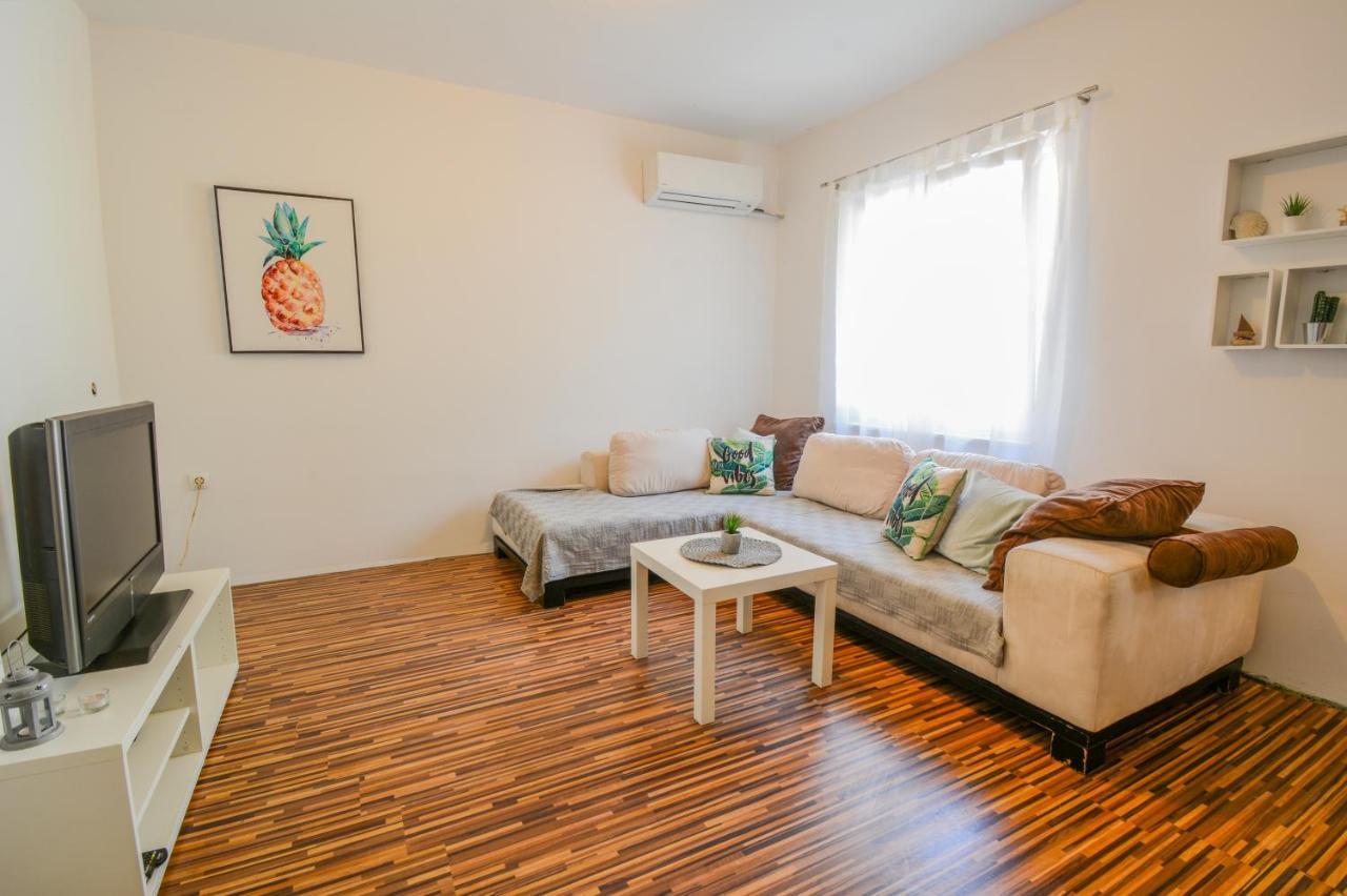 Apartment Guest House Leo Zadar Bagian luar foto